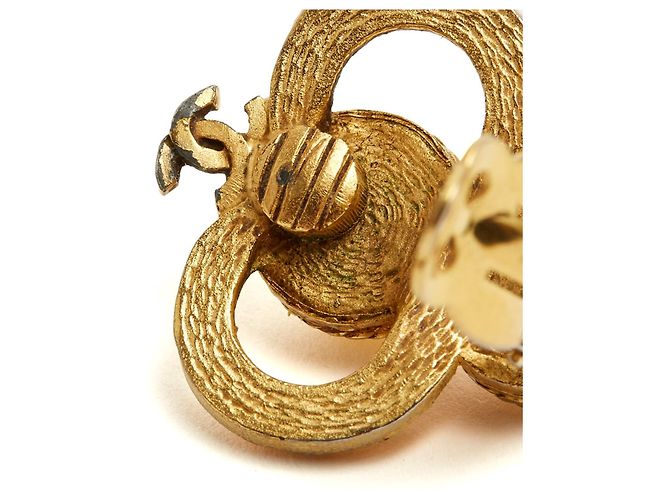 Chanel circa 1983 Orecchini Clip CC in Metallo Dorato Trefoil D'oro - vista 4