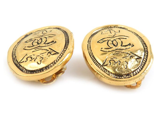Orecchini a clip in metallo dorato Chanel D'oro - vista 3