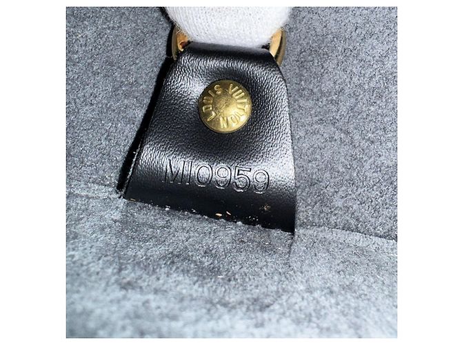 Borsa Louis Vuitton Epi Soufflot Nero - vista 14