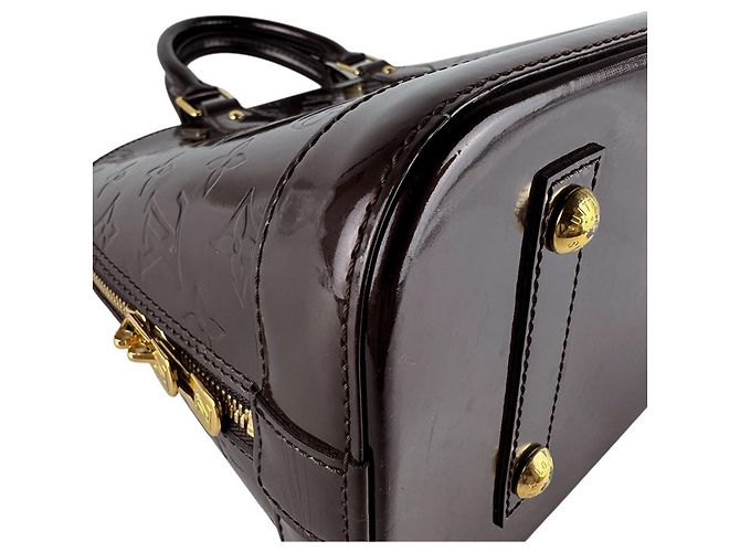 Borsa Louis Vuitton Alma PM Monogram Vernis Amarante Bordò - vista 9