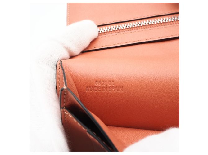Cartera larga vertical de piel de becerro Soft Grain Loewe Castaño Naranja - vista 18