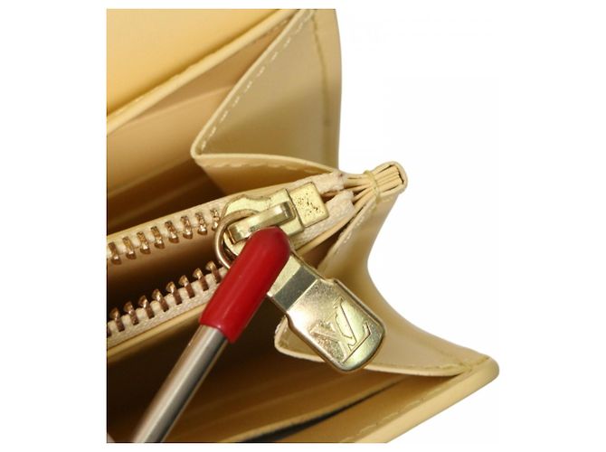 Portefeuille long Louis Vuitton - Nano Monogram Portefeuille Sarah NM Jaune - vue 10