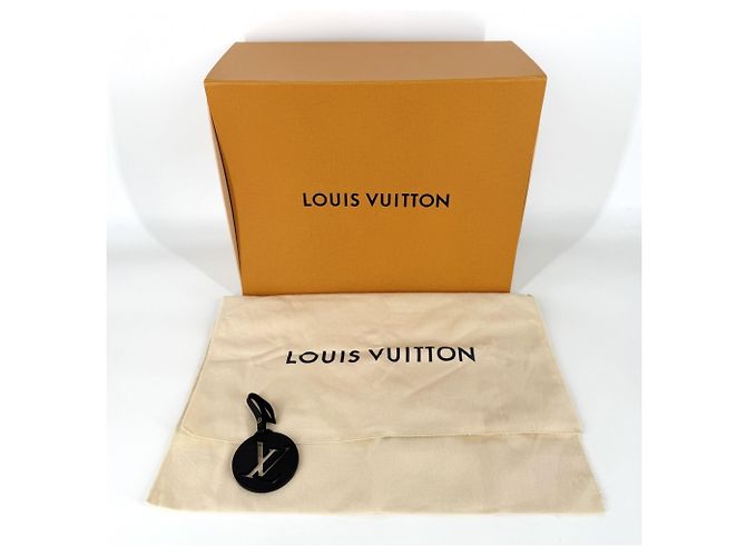 Zaino Louis Vuitton Montsouris PM da uomo in Monogram Empreinte Nero - vista 10