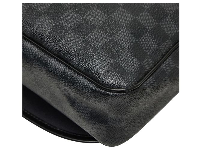 Borsa a tracolla Louis Vuitton Damier Graphite Daniel MM Nero - vista 6