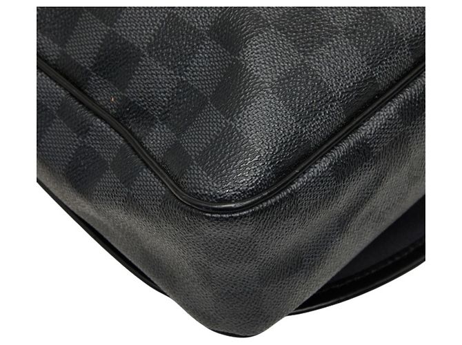 Borsa a tracolla Louis Vuitton Damier Graphite Daniel MM Nero - vista 7