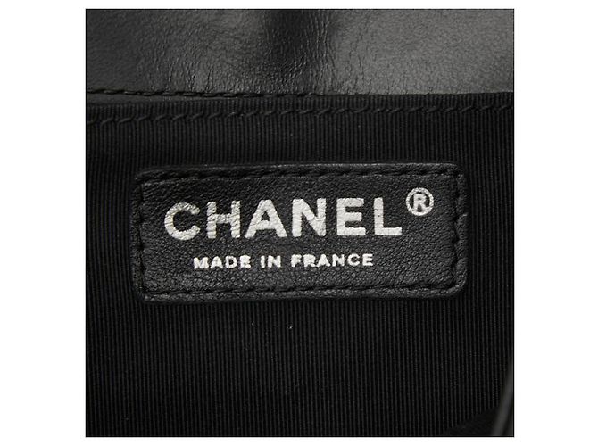 Le Boy Bolsa de Alça Chanel Boy Matelassé Coco Mark Chain Preto - vista 13