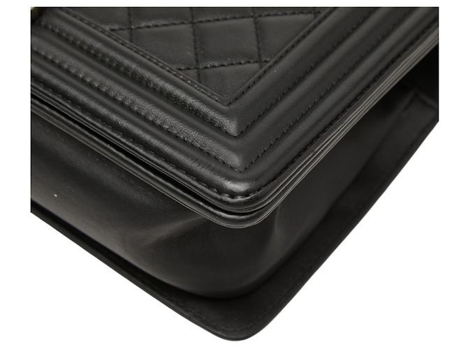 Le Boy Bolsa de Alça Chanel Boy Matelassé Coco Mark Chain Preto - vista 4