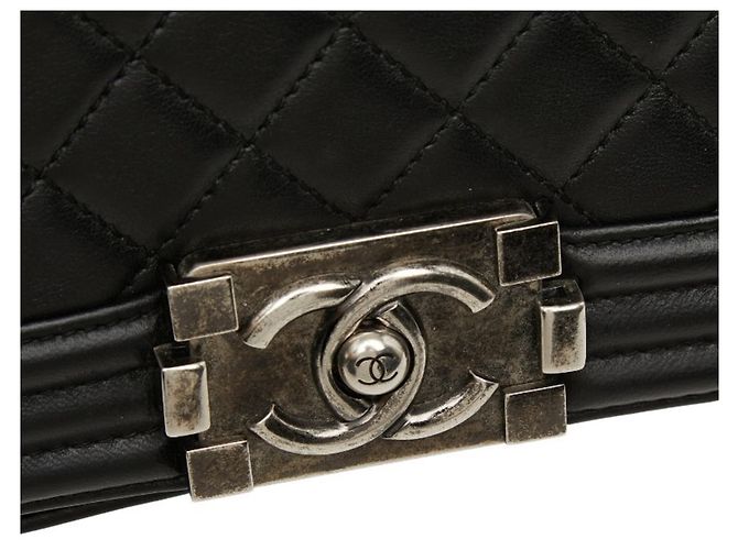 Le Boy Bolsa de Alça Chanel Boy Matelassé Coco Mark Chain Preto - vista 9