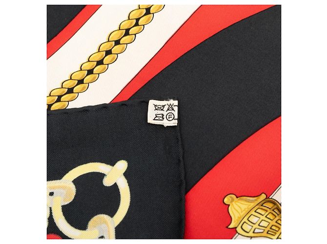 Hermès Hermes Carre 90 Chateau de Arriere Sciarpa Nero Rosso - vista 9