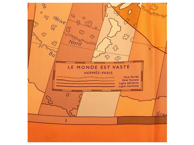 Hermès Sciarpa Hermes Carre 90 LE MONDE EST VASTE Arancione - vista 3
