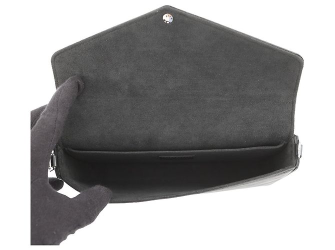 Pochette portafoglio con catena in pelle Epi Louis Vuitton Nero - vista 6