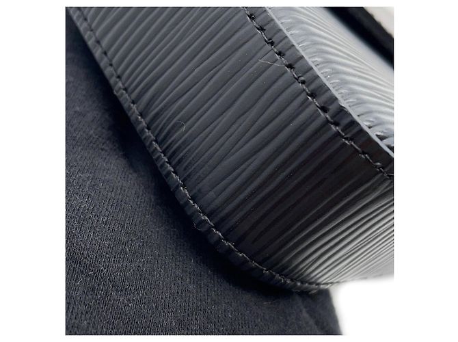 Pochette portafoglio con catena in pelle Epi Louis Vuitton Nero - vista 8