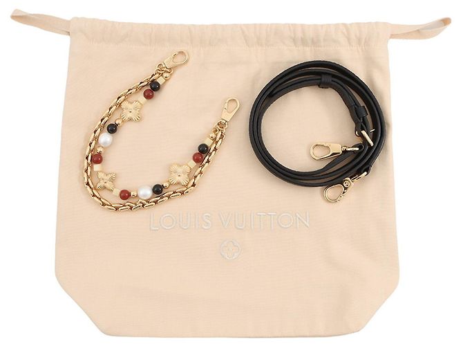 Borsa Louis Vuitton Capucines EW MINI Nero - vista 16