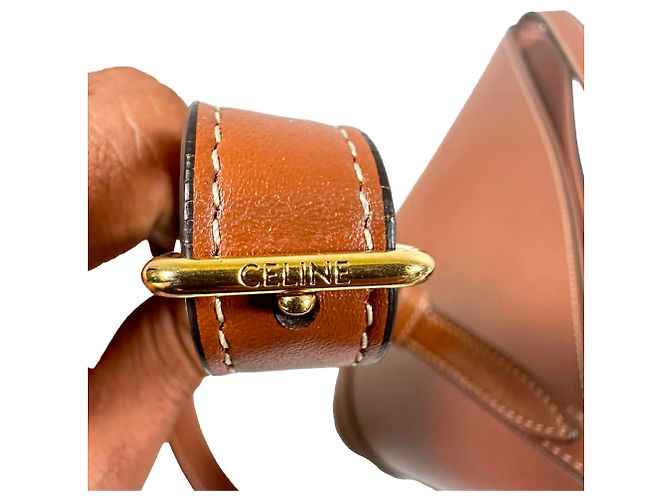 Céline Borsa a secchiello Celine Small Cuir Triomphe in pelle marrone - vista 9