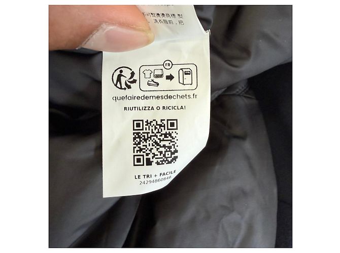 Max Mara The Cube Water-Repellent Jacket in Black Polyester - view 8