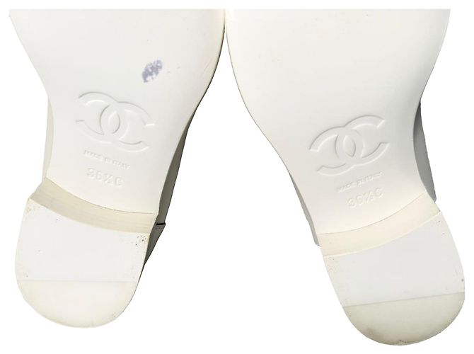 Timeless Mocassini Wingtip Chanel con accento a catena in pelle bianca Bianco Crudo - vista 10
