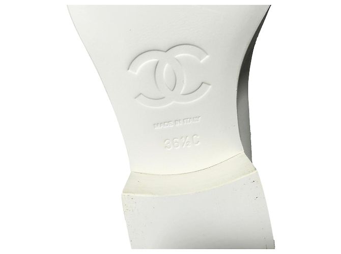 Timeless Mocassini Wingtip Chanel con accento a catena in pelle bianca Bianco Crudo - vista 8