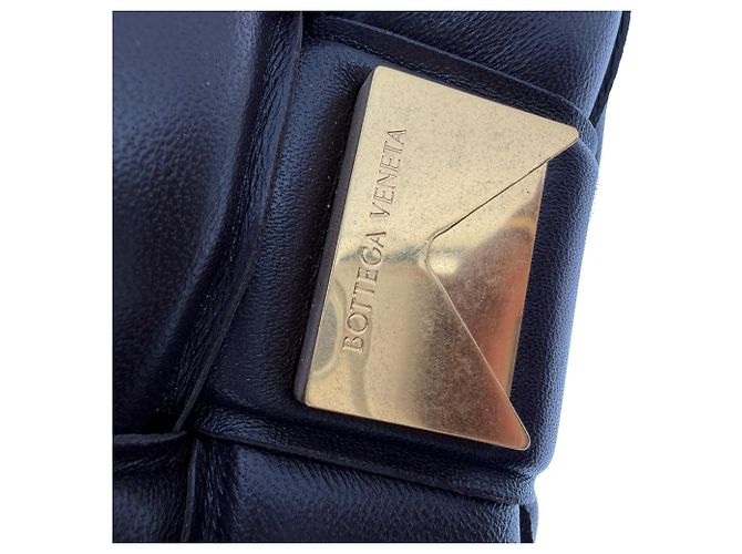 Bolsa transversal acolchoada Cassette da Bottega Veneta em couro de cordeiro marrom Vermelho - vista 11