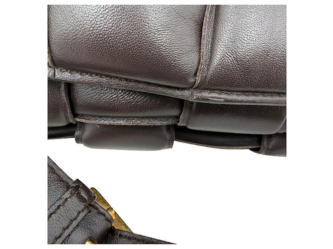 Bolsa transversal acolchoada Cassette da Bottega Veneta em couro de cordeiro marrom Vermelho - vista 2