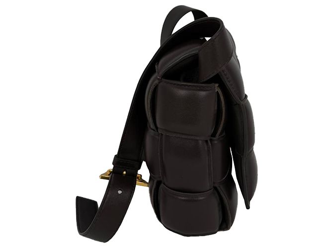 Bolsa transversal acolchoada Cassette da Bottega Veneta em couro de cordeiro marrom Vermelho - vista 4