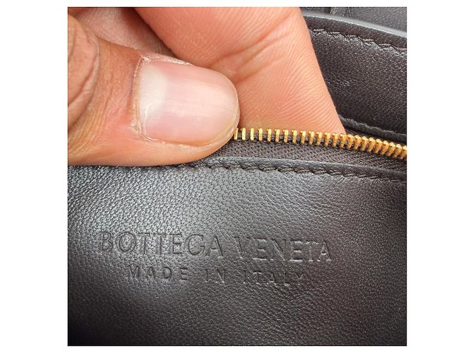 Bolsa transversal acolchoada Cassette da Bottega Veneta em couro de cordeiro marrom Vermelho - vista 8