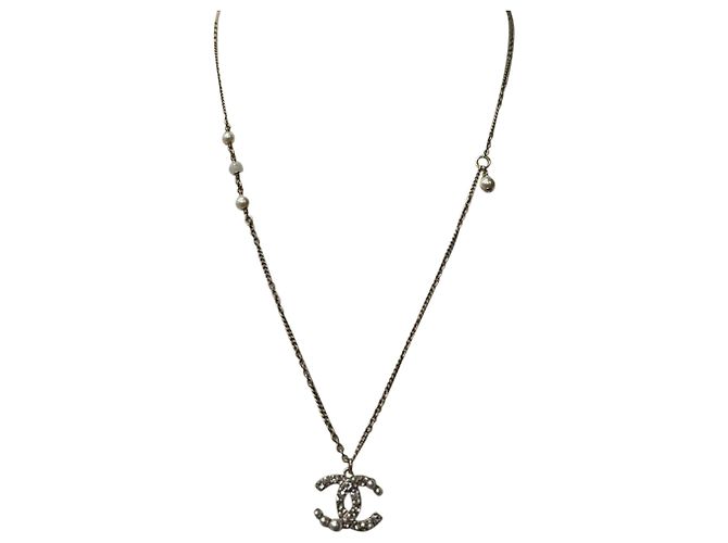 Timeless Collana Chanel CC con decorazioni in perle e cristalli in metallo dorato D'oro Metallico - vista 2