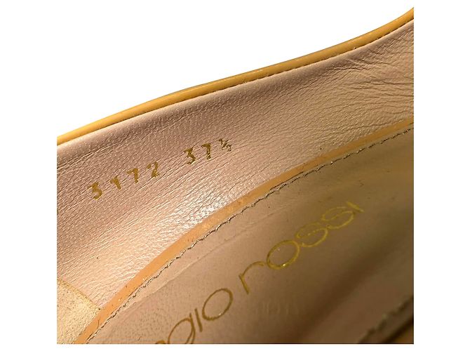 Décolleté Sergio Rossi in vernice beige Giallo Cammello - vista 9