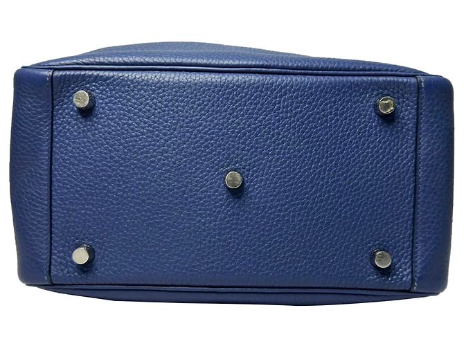 Borsa a tracolla Hermès Lindy 26 in pelle blu navy - vista 17