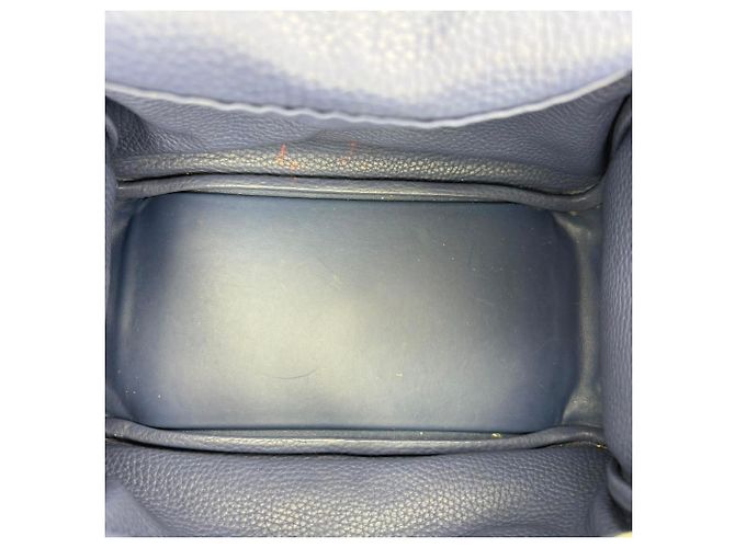 Borsa a tracolla Hermès Lindy 26 in pelle blu navy - vista 18