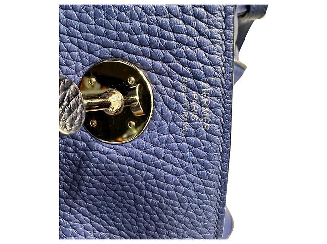 Borsa a tracolla Hermès Lindy 26 in pelle blu navy - vista 21
