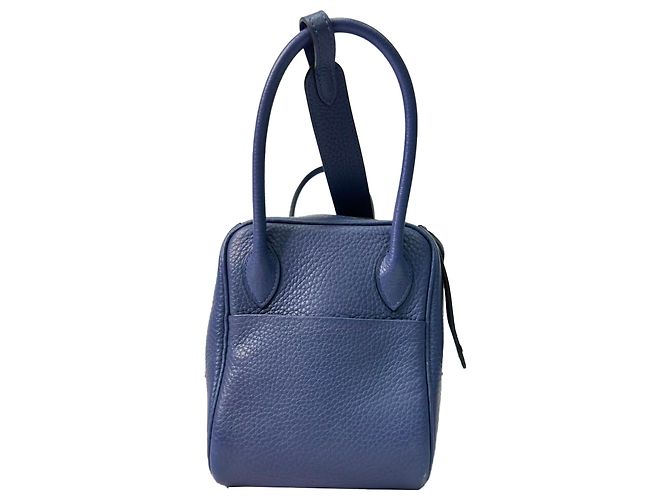 Borsa a tracolla Hermès Lindy 26 in pelle blu navy - vista 3