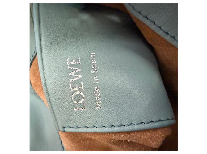 Borsa Pebble Pouch di Loewe in pelle di vitello verde - vista 8