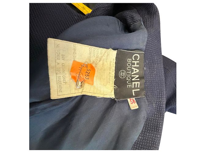 Timeless Chanel Gold Button Jacket in Navy Blue Wool - view 5