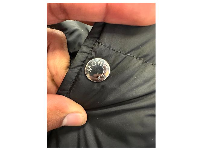 Jaqueta acolchoada Moncler Lioran com capuz em poliamida preta Preto - vista 15