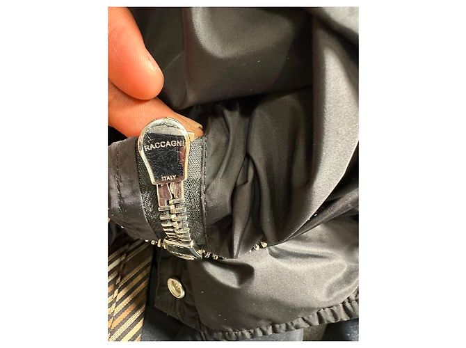 Jaqueta acolchoada Moncler Lioran com capuz em poliamida preta Preto - vista 25