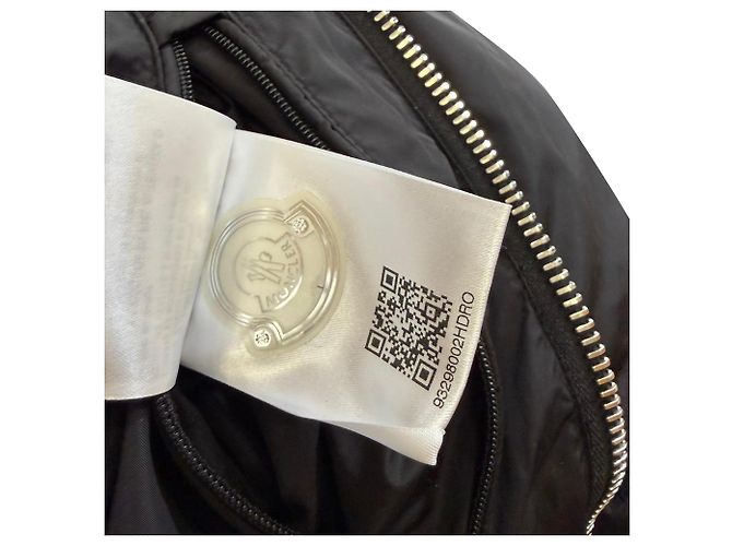 Jaqueta acolchoada Moncler Lioran com capuz em poliamida preta Preto - vista 9