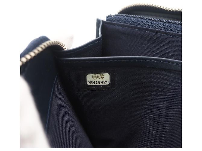 Chanel Camellia Long Wallet aus Navy-Lammleder Marineblau - Ansicht 12