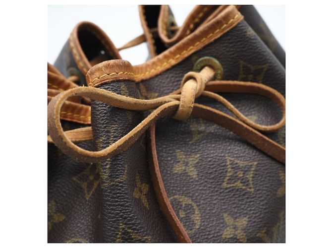Noe Borsa a Spalla Louis Vuitton Monogram Petit Noé Marrone - vista 12