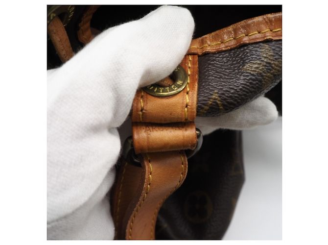 Noe Borsa a Spalla Louis Vuitton Monogram Petit Noé Marrone - vista 16