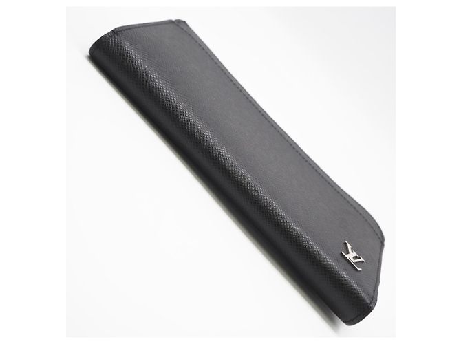 Portafoglio lungo Louis Vuitton Taiga Zippy Dragonne Noir Nero - vista 7