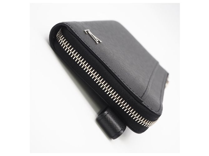 Portafoglio lungo Louis Vuitton Taiga Zippy Dragonne Noir Nero - vista 9