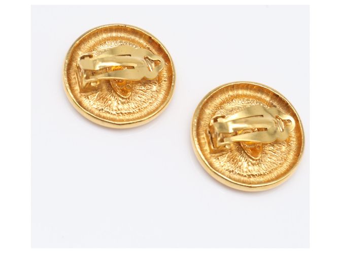 Orecchini a clip tondi Chanel Coco Mark D'oro - vista 2