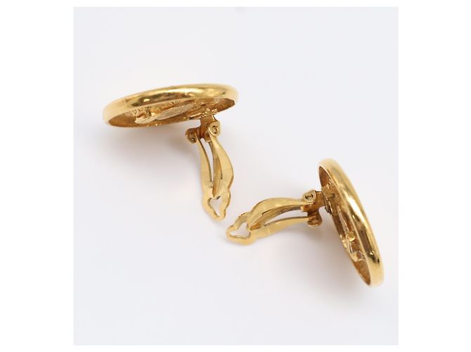 Orecchini a clip tondi Chanel Coco Mark D'oro - vista 6