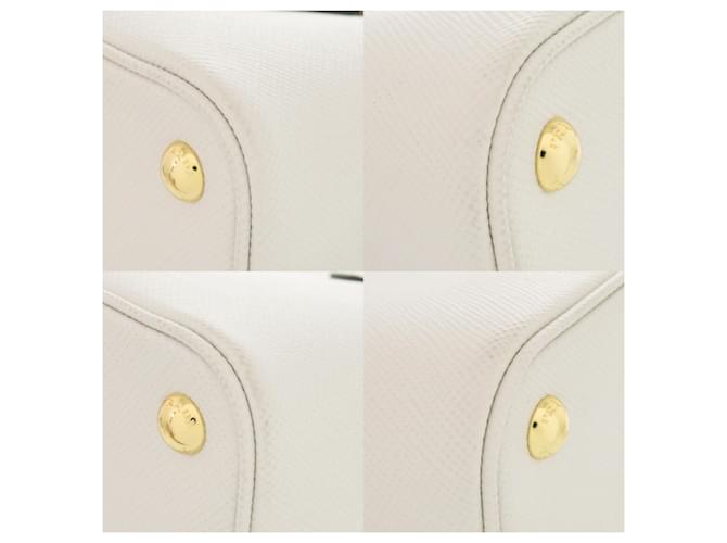 Borsa 2-Way Saffiano Triangle di Prada Rosso Crudo - vista 4