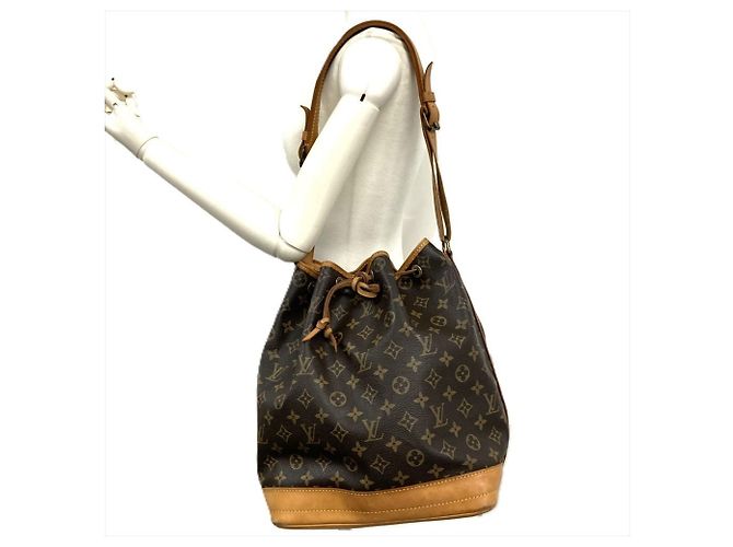 Borsa a Spalla Louis Vuitton Noe Marrone - vista 9