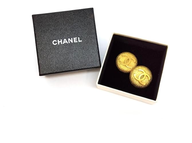 Orecchini a clip rotondi Chanel Coco Mark D'oro - vista 4