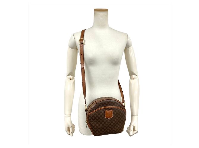 Céline Borsa a tracolla in pelle con motivo Macadam Celine Marrone - vista 13