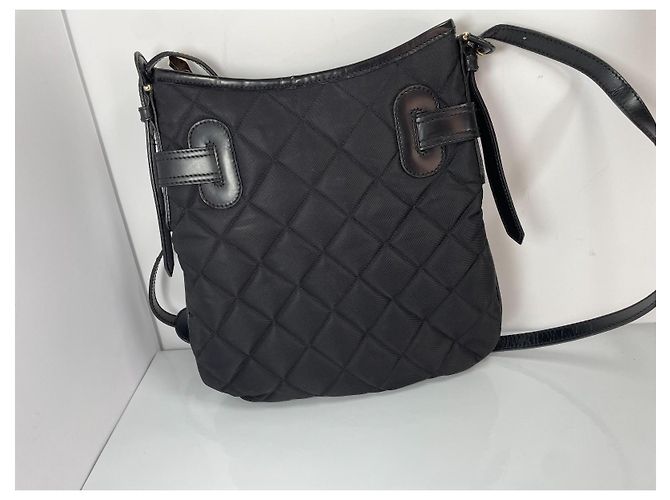 Burberry Bolsa de ombro em nylon acolchoado e couro Preto - vista 4