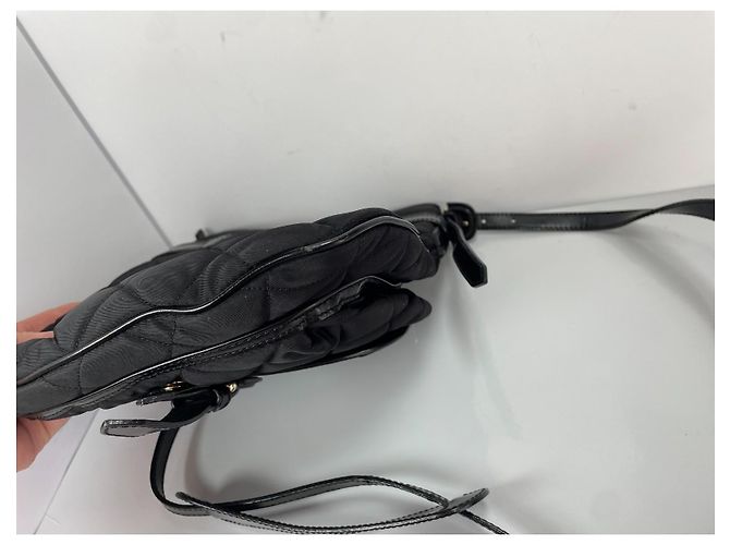 Burberry Bolsa de ombro em nylon acolchoado e couro Preto - vista 7