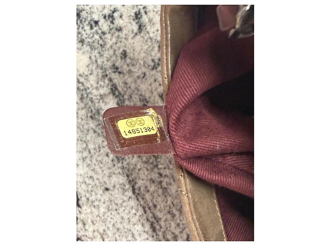 Chanel gesteppte Lederhandtasche mit Klappe Beige - Ansicht 12